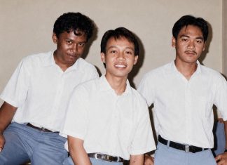 Ustad Das’ad Posting Foto SMA, Netizen: Masih Pakai Setrika Arang Waktu Itu FOTO: Ustadz Das’ad Latif, Mengunggah sebuah foto saat dirinya masih duduk di bangku SMA. (Dok via akun Facebook Ustadz Das’ad Latif)