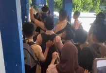 Kekerasan di SMPN 35 Makassar: Pelanggaran Hukum dan Krisis Empati Pendidikan FOTO: Hasil tangkap layar video viral pengeroyokan di SMPN 35 Makassar.