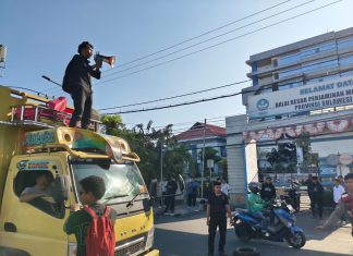Masih Soal MBG, GMP ELIT Geruduk Kejati dan Kantor Komite Pengelola Program Gizi Sulsel FOTO: Gerakan Mahasiswa Pemuda Elang Timur Indonesia (GMP ELIT) kembali menggelar aksi unjuk rasa di depan Kantor Balai Besar Penjaminan Mutu Pendidikan (BBPMP) Provinsi Sulawesi Selatan di Jalan AP Pettarani, Makassar yang saat ini difungsikan sebagai Kantor Komite Pengelola Program Gizi (KPPG) Sulawesi Selatan, Senin (8/6/2026). (Ist)