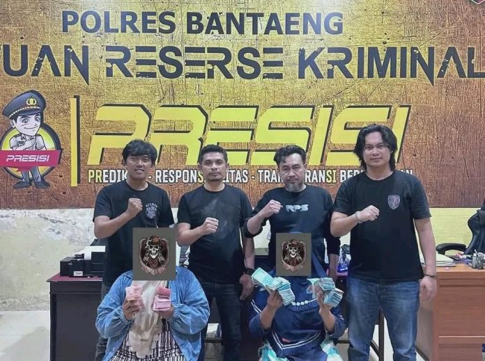 FOTO: Dua emak emak berinisial BS (52) dan HA (29) berhasil diringkus Tim Resmob Satuan Reserse Kriminal (Satreskrim) Polres Bantaeng pada Rabu (10/6/2026) sekitar pukul 01.30 WITA. (Ist) FOTO: Dua emak emak berinisial BS (52) dan HA (29) berhasil diringkus Tim Resmob Satuan Reserse Kriminal (Satreskrim) Polres Bantaeng pada Rabu (10/6/2026) sekitar pukul 01.30 WITA. (Ist)