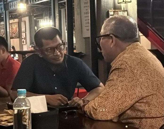 FOTO: Ketua Umum Barak 145, Illank Radjab (kiri) bersama Ilham Arief Sirajuddin. (Ist)
