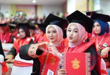 Wisuda Unhas Periode Juni 2026, Hasilkan 2.189 Alumni Baru FOTO: Universitas Hasanuddin menggelar Wisuda seluruh jenjang pendidikan periode Juni 2026. Sebanyak 2.189 wisudawan. (Humas Unhas)