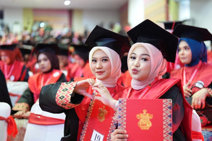 FOTO: Universitas Hasanuddin menggelar Wisuda seluruh jenjang pendidikan periode Juni 2026. Sebanyak 2.189 wisudawan. (Humas Unhas) 