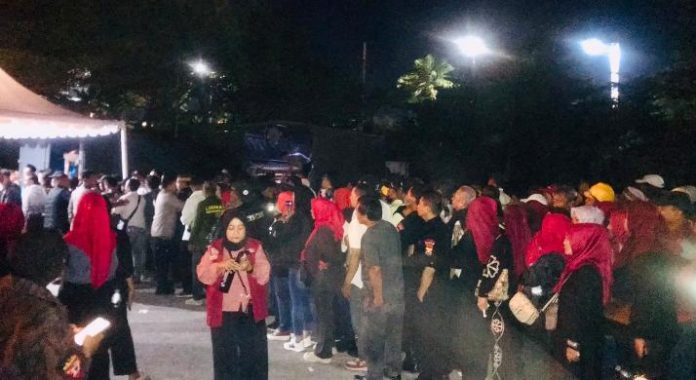 FOTO: Direktorat Pembinaan Masyarakat (Dit Binmas) Polda Sulsel adakan apel 'Sabuk Kamtibmas' di Pinisi Point (Pipo) kawasan Tanjung Bunga) Makassar, Kamis malam (25/6) FOTO: Direktorat Pembinaan Masyarakat (Dit Binmas) Polda Sulsel adakan apel 'Sabuk Kamtibmas' di Pinisi Point (Pipo) kawasan Tanjung Bunga) Makassar, Kamis malam (25/6)