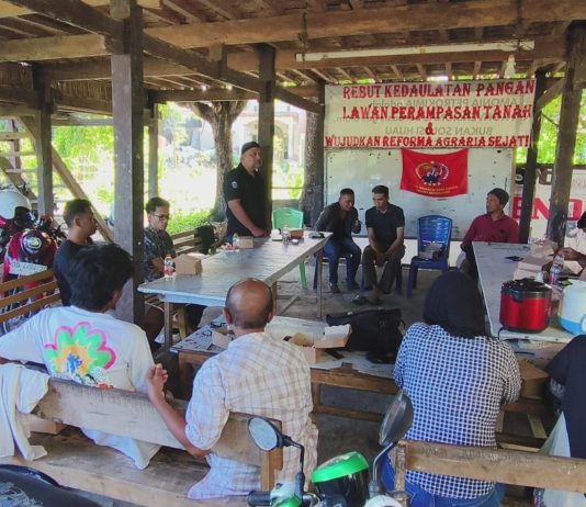 Silaturahmi Posko AGRA: Komitmen Bersama Selesaikan Masalah Agraria Melalui Dialog dan Mediasi FOTO: Direktorat Intelkam Polda Sulawesi Selatan menggelar kegiatan silaturahmi dan dialog bersama Aliansi Gerakan Reforma Agraria (AGRA) Kabupaten Bulukumba. Pertemuan berlangsung di Posko AGRA Bulukumba, Kecamatan Ujung Bulu, pada Jumat (26/6/2026)