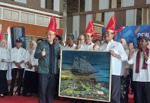 Wali Kota Makassar Janji Tuntaskan Gedung Pertunjukan Sebelum 2028, Minta DKM Jadi Motor Kebangkitan Budaya FOTO: Wali Kota Makassar pengurus Dewan Kesenian Makassar (DKM) periode 2026-2031 di Phinisi Point Mall, Sabtu, 27 Juni 2026. (Istimewa)