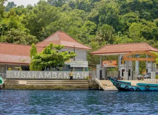 Bos Abu Tour Ikut dalam Rombongan Narapidana Dikirim ke Pulau Nusakambangan FOTO: Pelabuhan penyeberangan Lapas Pulau Nusakambangan, Kabupaten Cilacap, Jawa Tengah, (Sumber gambar : https://www.indonesia.travel)