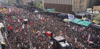 Ketika Jutaan Langkah Membungkam Propaganda FOTO: Rakyat Iran saat mengantarkan jenazah, Ayatullah Sayyid Ali Khamenei. (Foto dari Mujtahid Hashem langsung dari lokasi)