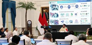 Presiden Prabowo Gelar Ratas Bahas MBG, KDKM dan KNMP FOTO: Presiden Prabowo Subianto memimpin Rapat Terbatas (Ratas) bersama jajaran Kabinet Merah Putih, pimpinan lembaga negara, Panglima TNI, serta para Direktur Utama BUMN strategis di Istana Merdeka, Jakarta, pada Rabu sore, 15 Juli 2026. (Dok Seskab)