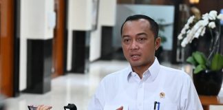 Pemerintah Resmi Terima Pengunduran Diri Perry Warjiyo, Destry Damayanti Jalankan Tugas Gubernur BI Sementara FOTO: Menteri Sekretaris Negara (Mensesneg) Prasetyo Hadi saat memberikan keterangan pers. (Sumber: BPMI Setpres)