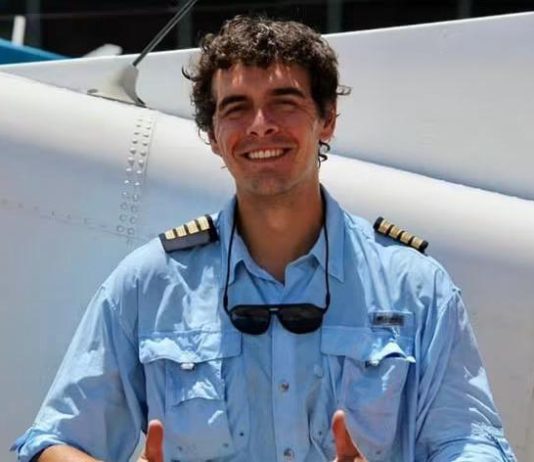 Nichloas F Goselin Warga AS Tewas Ditangan KKB FOTO: Nichloas F Goselin, Pilot AMA. (Dok via Akun Facebook Detinus Sani)