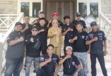 Laskar Garuda Indonesia Bersatu Apresiasi Langkah Tegas Bupati Gowa di Sidang Pansus Hak Angket FOTO: Ketua Umum Laskar Garuda Indonesia Bersatu, Muh. Mukram bersama pengurus saat mendampingi Bupati Gowa.