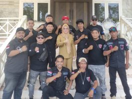 Laskar Garuda Indonesia Bersatu Apresiasi Langkah Tegas Bupati Gowa di Sidang Pansus Hak Angket FOTO: Ketua Umum Laskar Garuda Indonesia Bersatu, Muh. Mukram bersama pengurus saat mendampingi Bupati Gowa.