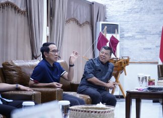 Rektor Unhas dan Bupati Bulukumba Dorong Kolaborasi Riset dan Inovasi untuk Pembangunan Daerah FOTO: Rektor Universitas Hasanuddin, Prof. Dr. Ir. Jamaluddin Jompa, M.Sc., dan Bupati Bulukumba Andi Muchtar Ali Yusuf.