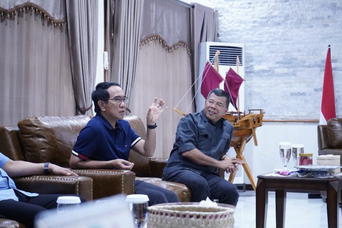 FOTO: Rektor Universitas Hasanuddin, Prof. Dr. Ir. Jamaluddin Jompa, M.Sc., dan Bupati Bulukumba Andi Muchtar Ali Yusuf. FOTO: Rektor Universitas Hasanuddin, Prof. Dr. Ir. Jamaluddin Jompa, M.Sc., dan Bupati Bulukumba Andi Muchtar Ali Yusuf.