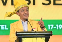 Saat Musda Golkar Sulsel Digelar APPI, Andi Ina dan Suhartina Pergi Umroh FOTO: Ketua Umum DPP Partai Golkar Bahlil Lahadalia saat menyampaikan kata sambutan digelaran Musda Golkar Sulsel ke XI di Hotel Claro Makassar, Sabtu (18/7/2026). (Istimewa)