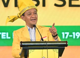 Saat Musda Golkar Sulsel Digelar APPI, Andi Ina dan Suhartina Pergi Umroh FOTO: Ketua Umum DPP Partai Golkar Bahlil Lahadalia saat menyampaikan kata sambutan digelaran Musda Golkar Sulsel ke XI di Hotel Claro Makassar, Sabtu (18/7/2026). (Istimewa)