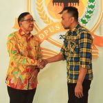Dinamika Musda XI Golkar Sulsel Dinilai Wajar, Pengamat: Appi Tetap Perlu Jejaring Politik Nasional FOTO: Kanan Fadly Noor dan Akbar Tandjung Mantan Ketua Umum DPP Partai Golkar. (Ist)