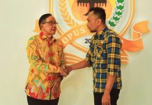 Dinamika Musda XI Golkar Sulsel Dinilai Wajar, Pengamat: Appi Tetap Perlu Jejaring Politik Nasional FOTO: Kanan Fadly Noor dan Akbar Tandjung Mantan Ketua Umum DPP Partai Golkar. (Ist)