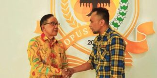 Dinamika Musda XI Golkar Sulsel Dinilai Wajar, Pengamat: Appi Tetap Perlu Jejaring Politik Nasional FOTO: Kanan Fadly Noor dan Akbar Tandjung Mantan Ketua Umum DPP Partai Golkar. (Ist)