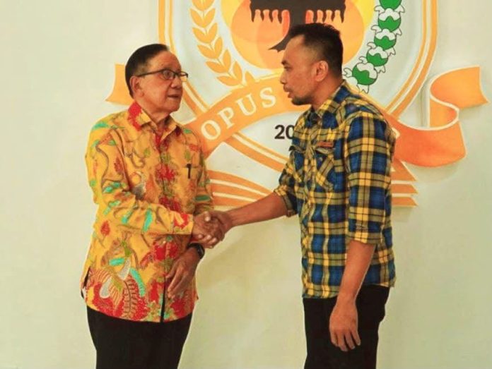 FOTO: Kanan Fadly Noor dan Akbar Tandjung Mantan Ketua Umum DPP Partai Golkar. (Ist) FOTO: Kanan Fadly Noor dan Akbar Tandjung Mantan Ketua Umum DPP Partai Golkar. (Ist)