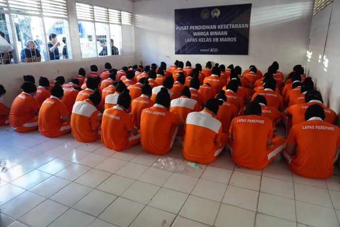 FOTO: Sebanyak 39 narapidana kategori risiko tinggi (high risk) dipindahkan dari Lapas Kelas I Makassar ke sejumlah lembaga pemasyarakatan di Pulau Nusakambangan, Kabupaten Cilacap, Jawa Tengah. (Ist) FOTO: Sebanyak 39 narapidana kategori risiko tinggi (high risk) dipindahkan dari Lapas Kelas I Makassar ke sejumlah lembaga pemasyarakatan di Pulau Nusakambangan, Kabupaten Cilacap, Jawa Tengah. (Ist)