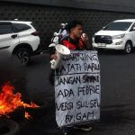 Sambut Kajati Baru, Kader GAM Gelar Aksi Solo di Kejati Sulsel FOTO: Kader Gerakan Aktivis Mahasiswa, Akmal Yusran menggelar aksi unjuk rasa solo di depan Kejaksaan Tinggi Sulawesi Selatan, Jum'at (24/7/2026). (Ist)