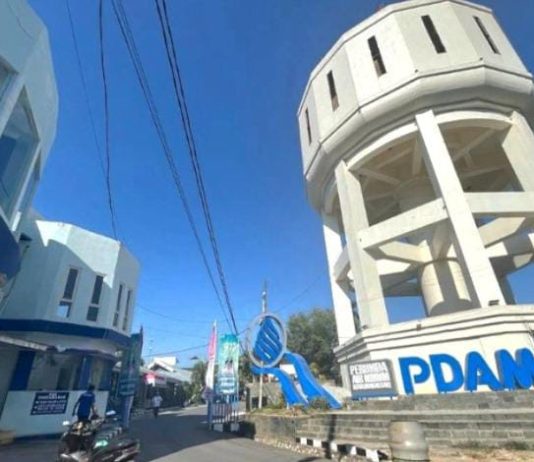 PDAM Makassar Bakal “Cuci Gudang” Pejabatnya, Karyawan Diberi Kesempatan Ikut Seleksi FOTO: Kantor Pusat PDAM Makassar di Jl. Sam Ratulangi, Kota Makassar, Sulawesi Selatan. (Ist)