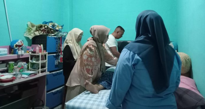 FOTO: Universitas Hasanuddin (Unhas) memastikan mahasiswa peserta Kuliah Kerja Nyata (KKN) Gelombang 116 yang sempat dievakuasi dari kawasan Gunung Karst Goa Kalibbong, Desa Biraeng, Kecamatan Minasatene, Kabupaten Pangkep, berada dalam kondisi membaik.