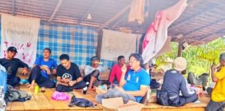 Sinergi dengan LIRA dan LBH Makassar, JAKAM Perkuat Pendampingan Petani Laoli di Luwu Timur FOTO: Barisan pendampingan terhadap petani Dusun Laoli, Desa Harapan, Kecamatan Malili, yang menolak rencana pengosongan lahan oleh Pemerintah Kabupaten Luwu Timur kian menguat.