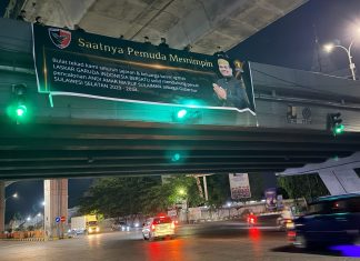 Spanduk Dukung Andi Amar Sulaiman Cagub Sulsel 2029 FOTO: Spanduk bertuliskan "Saatnya Pemuda Memimpin" itu dibentang di kawasan flyover jalan Urip Sumoharjo, Kamis dini hari (30/7/2026). (Ist)