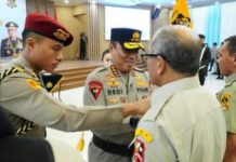 Wakapolri Lantik IAS Sebagai Waketum KBPPP Polri FOTO: Wakil Kepala Kepolisian Negara Republik Indonesia (Wakapolri) Komjen Pol Dedi Prasetyo mengukuhkan Ilham Arief Sirajuddin sebagai Sekertaris Jenderal (Sekjend) KBPPP Polri. (Ist)