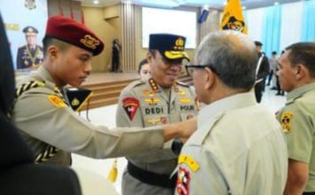Wakapolri Lantik IAS Sebagai Waketum KBPPP Polri FOTO: Wakil Kepala Kepolisian Negara Republik Indonesia (Wakapolri) Komjen Pol Dedi Prasetyo mengukuhkan Ilham Arief Sirajuddin sebagai Sekertaris Jenderal (Sekjend) KBPPP Polri. (Ist)