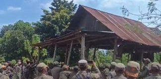 Puluhan Organisasi Sipil Kecam Penggusuran Petani Laoli, Desak Penghentian PSN PT IHIP di Luwu Timur FOTO: Satpol PP saat melakukan penggusuran lahan di Dusun Harapan, Desa Harapan, Kecamatan Malili, Kabupaten Luwu Timur, Kamis (30/7/2026)