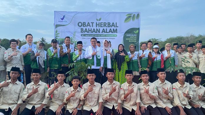 FOTO: Kepala Badan Pengawas Obat dan Makanan (BPOM) RI, Prof. Dr. Taruna Ikrar, meresmikan Pusat Tanaman Obat Bahan Alam di Pondok Pesantren Al Ittifaqiah, Sumatera Selatan.