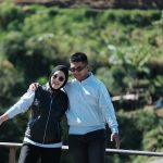 Bupati Gowa Libur Bareng Sang Putra Sulung FOTO: Bupati Gowa, Sitti Husniah Talenrang memanfaatkan hari liburnya bersama sang putra sulung Muhammad Azfar Afriansyah. Ibu dan anak itu sedang berada di kawasan wisata Malino. (DOK.Via akun Facebook Sitti Husniah Talenrang)