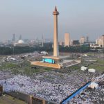 100.000 Jemaah Hadiri Zikir dan Doa Kebangsaan di Monas, Wujud Syukur atas Kemerdekaan Indonesia FOTO: Suasana khidmat menyelimuti kawasan Monumen Nasional (Monas), Jakarta, Sabtu (01/08/2026) malam, (Sumber: BPMI Setpres)
