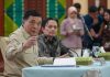 Silaturahmi di Kalsel, Menko Polkam Ingatkan Pemimpin Daerah Jaga Kejujuran dan Amanah Rakyat FOTO: Menteri Koordinator Bidang Politik dan Keamanan (Menko Polkam), Jenderal TNI (Purn.) Djamari Chaniago saat bersilaturahmi dengan Forum Koordinasi Pimpinan Daerah (Forkopimda) dan tokoh masyarakat se-Kalimantan Selatan di Banjarbaru, Kalimantan Selatan, Sabtu (1/8/2026). (Dok.Menko Polkam)