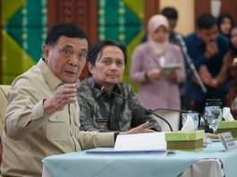 Silaturahmi di Kalsel, Menko Polkam Ingatkan Pemimpin Daerah Jaga Kejujuran dan Amanah Rakyat FOTO: Menteri Koordinator Bidang Politik dan Keamanan (Menko Polkam), Jenderal TNI (Purn.) Djamari Chaniago saat bersilaturahmi dengan Forum Koordinasi Pimpinan Daerah (Forkopimda) dan tokoh masyarakat se-Kalimantan Selatan di Banjarbaru, Kalimantan Selatan, Sabtu (1/8/2026). (Dok.Menko Polkam)