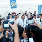 Pemprov Ambil Alih PSEL, Gubernur Sulsel: Lelang Ulang FOTO: Gubernur Sulsel, Andi Sudirman Sulaiman saat memberikan keterangan persnya. (Dok.istimewa)