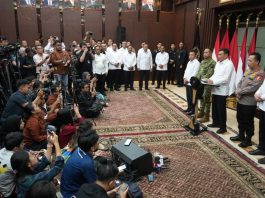Menko Polkam: Pemerintah Solid dan bersinergi Menjaga Stabilitas Keamanan Nasional FOTO: Menko Polkam Jenderal TNI (Purn.) Djamari Chaniago dalam konferensi pers di Kantor Kemenko Polkam, Jakarta, Rabu (5/8/2026). (Dok Humas Kemenko Polkam RI)