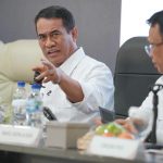 Mentan Amran Ultimatum Importir Pakan: Mainkan Harga, Izin Dicabut FOTO: Mentan Amran dalam Rapat Koordinasi Perunggasan di Surabaya, Jawa Timur, Selasa (11/8), (Dok Kementan)