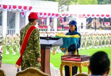 Gladi Kotor HUT ke-81 Kemerdekaan RI, Libatkan 81 Pesawat dan Helikopter TNI untuk Demo Udara FOTO: Sejak pukul 08.00 WIB, pelaksanaan gladi kotor rangkaian Upacara Peringatan HUT ke-81 Kemerdekaan RI dilakukan di Istana Kepresidenan, Jakarta, Rabu (12/08/2026). Pada momen gladi tersebut, demo udara yang melibatkan sekitar 81 pesawat dan helikopter milik TNI turut ditampilkan. (Sumber: Biro Humas Setneg & BPMI Setpres)