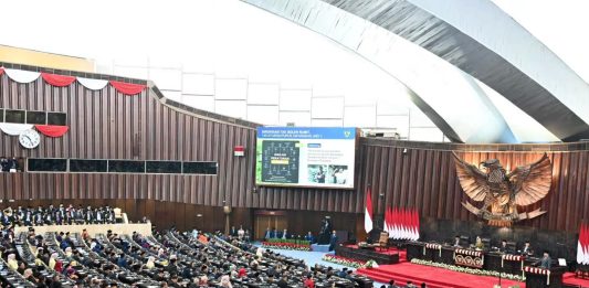 Pidato Presiden di Sidang Tahunan MPR RI Sampaikan Capaian Pemerintah Selama 21 Bulan Bekerja FOTO: Presiden Prabowo Subianto menyampaikan pidato kenegaraan pada Sidang Tahunan MPR RI dan Sidang Bersama DPR RI dan DPD RI, di Gedung Nusantara MPR/DPR/DPD RI, pada Jumat, 14 Agustus 2026. (Seskab)