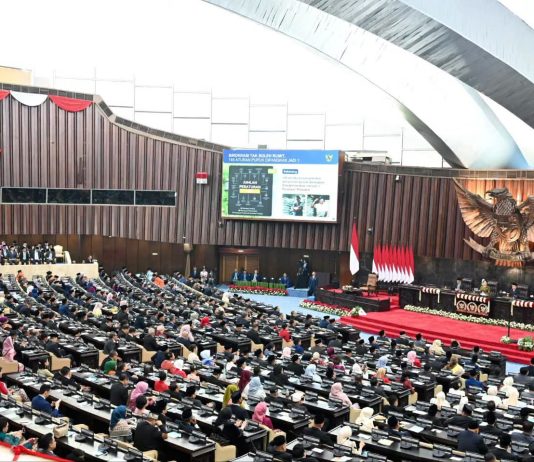 Pidato Presiden di Sidang Tahunan MPR RI Sampaikan Capaian Pemerintah Selama 21 Bulan Bekerja FOTO: Presiden Prabowo Subianto menyampaikan pidato kenegaraan pada Sidang Tahunan MPR RI dan Sidang Bersama DPR RI dan DPD RI, di Gedung Nusantara MPR/DPR/DPD RI, pada Jumat, 14 Agustus 2026. (Seskab)