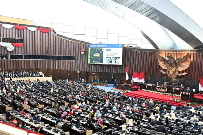 FOTO: Presiden Prabowo Subianto menyampaikan pidato kenegaraan pada Sidang Tahunan MPR RI dan Sidang Bersama DPR RI dan DPD RI, di Gedung Nusantara MPR/DPR/DPD RI, pada Jumat, 14 Agustus 2026. (Seskab)