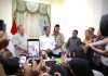Bukan di Kantor atau Hotel, Ini Alasan Mentan Ekspor Beras dari Kediaman FOTO: Menteri Pertanian (Mentan) Andi Amran Sulaiman memilih kediamannya sebagai lokasi pelepasan rencana ekspor perdana 1.000 ton beras ke Malaysia. (Dok. Kementan)