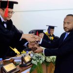 Yan Mandenas Raih Gelar Doktor Ilmu Hukum dari Universitas Padjajaran Bandung FOTO: Politisi Partai Gerindra, Yan Permenas Mandenas, Berhasil meraih gelar doktor dari Universitas Padjajaran Bandung, Jawa Barat. (Dok. Yan Mandenas)