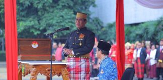 HUT ke-81 RI, Mentan Amran: Negara Harus Hadir untuk Saudara Kita di NTT FOTO: Menteri Pertanian (Mentan) Andi Amran Sulaiman Inspektur Upacara pada Peringatan HUT ke-81 Kemerdekaan RI di Jakarta, Senin (17/8). (Dok. Kementan)