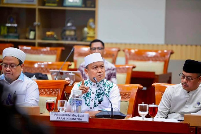 FOTO: Ustad Dasad Latif saat menghadiri Rapat Dengar Pendapat (RDP) dengan Komisi III DPR RI terkait dengan pembahasan Rancangan Undang-Undang (RUU) tentang Perampasan Aset. (Dok via Facebook)